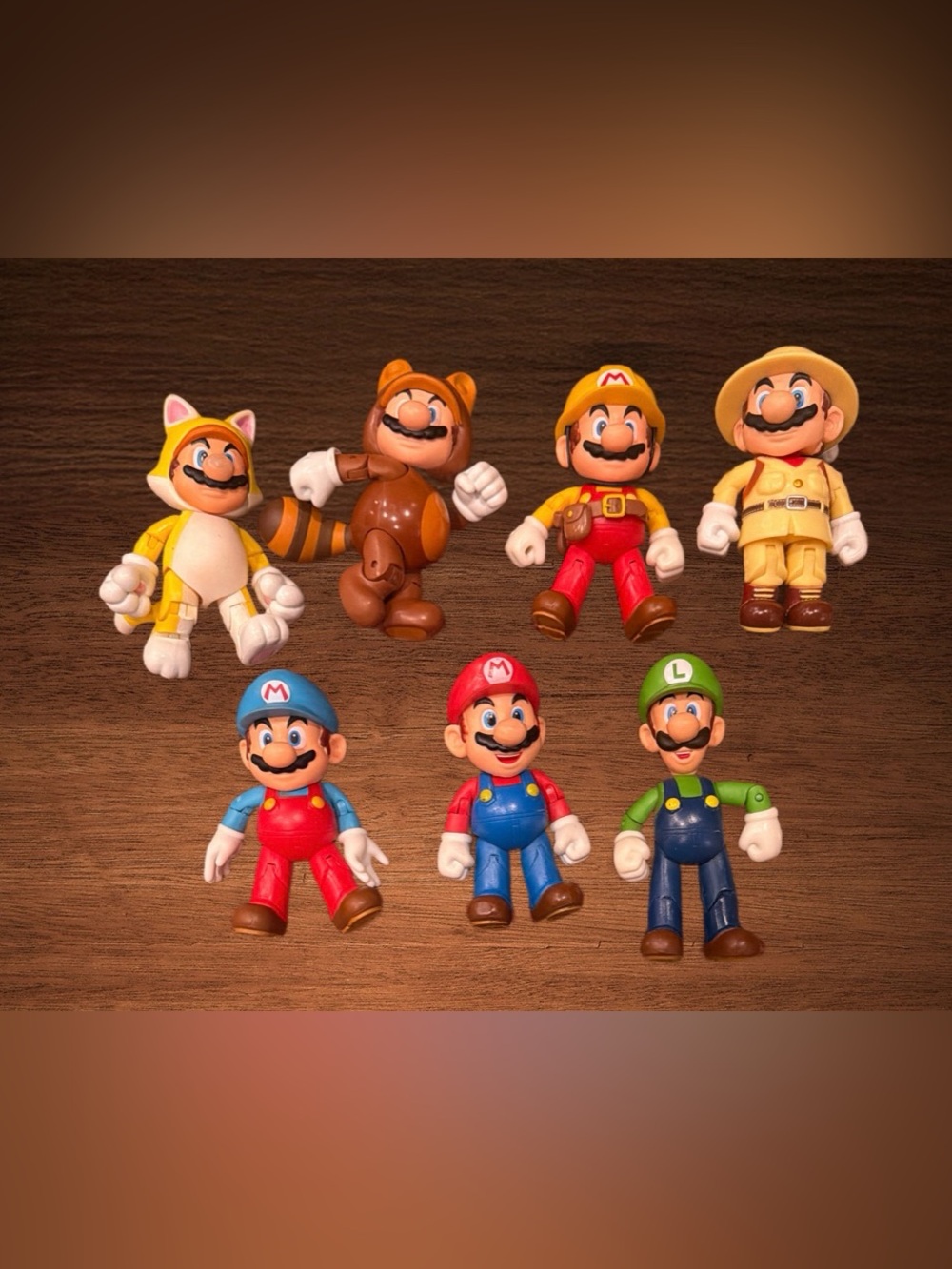 SUPER MÁRIO BROS. LOT OF 7 COLLECTIBLES FIGURES. 4 “